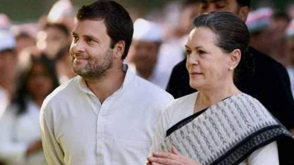 कांग्रेस अध्यक्ष पद के लिए वोट डालने पहुंची सोनिया गांधी ने कहा- ”इस समय का मुझे लंबे समय से इंतजार था”