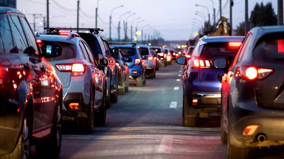 अब कबाड़ में बदल जाएंगे हजारों वाहन, नितिन गडकरी ने किया बड़ा ऐलान