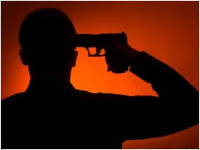 छुट्टी बिताकर लौटा सीआरपीएफ जवान ने खुद को राइफल से मारी गोली