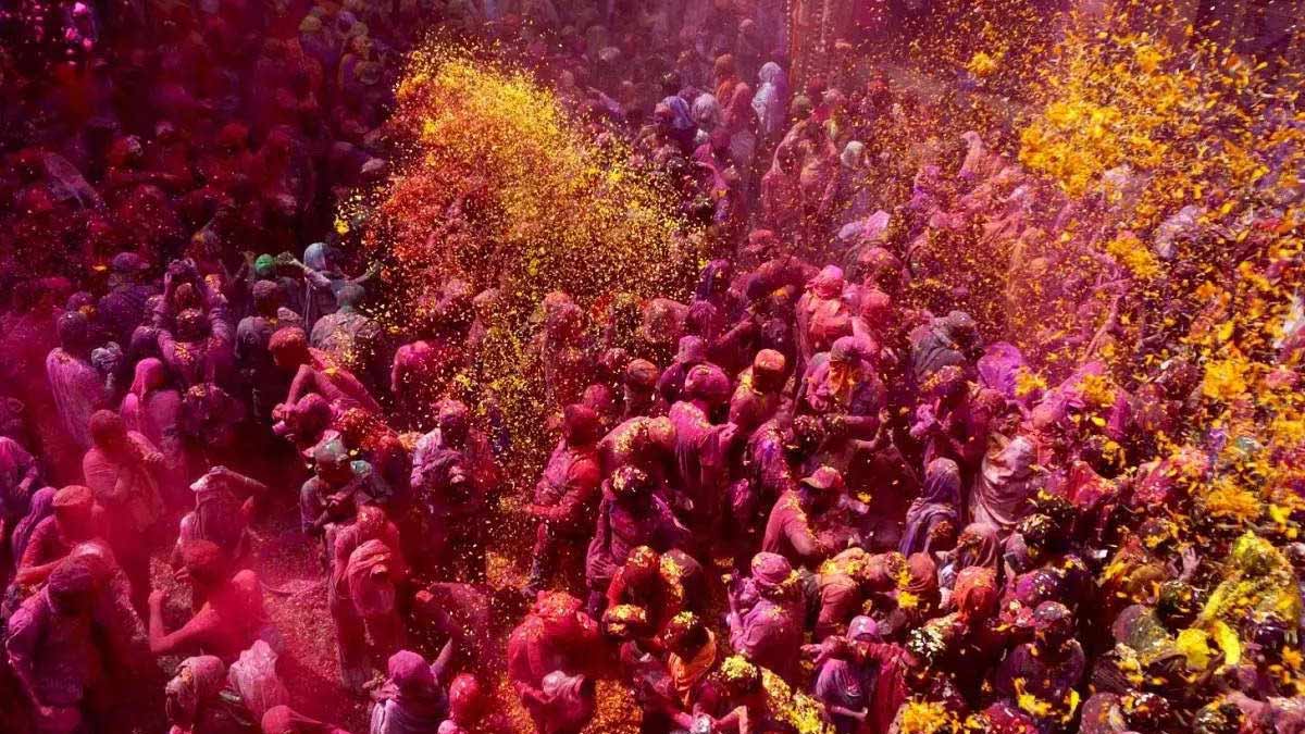 होली पर इन जगहों को जरूर करें एक्सप्लोर