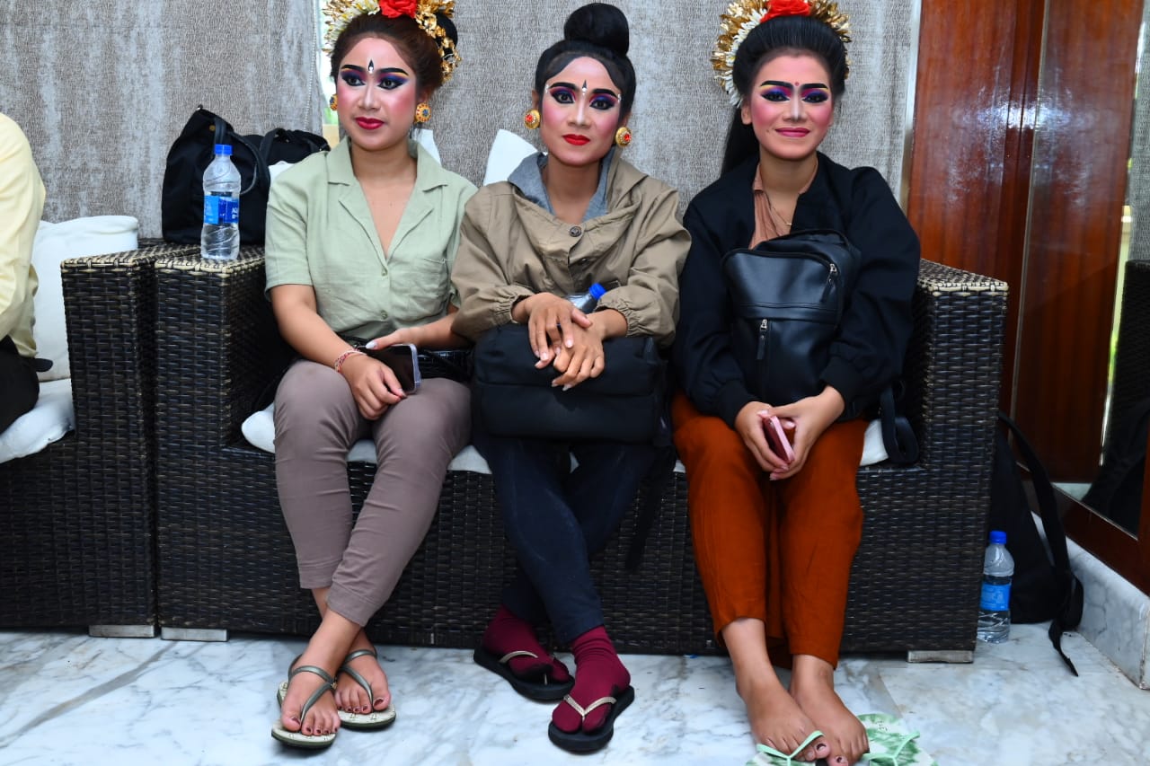 इंडोनेशिया के बाली द्वीप से आये कलाकारों ने कहा- श्री राम की भूमि में आकर हुए धन्य