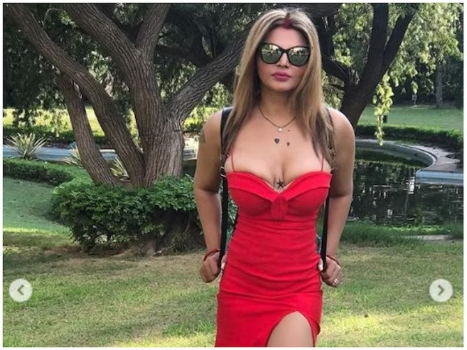 राखी सावंत की कार और कैश ले उड़ा ड्राइवर