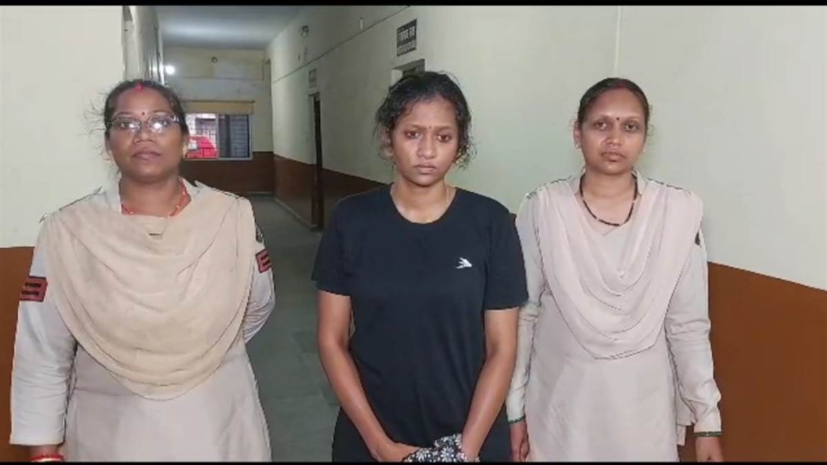 अन्य डॉक्टर की डिग्री से फर्जी तरीके से कर रही थी चिकित्सक की नौकरी, गिरफ्तार