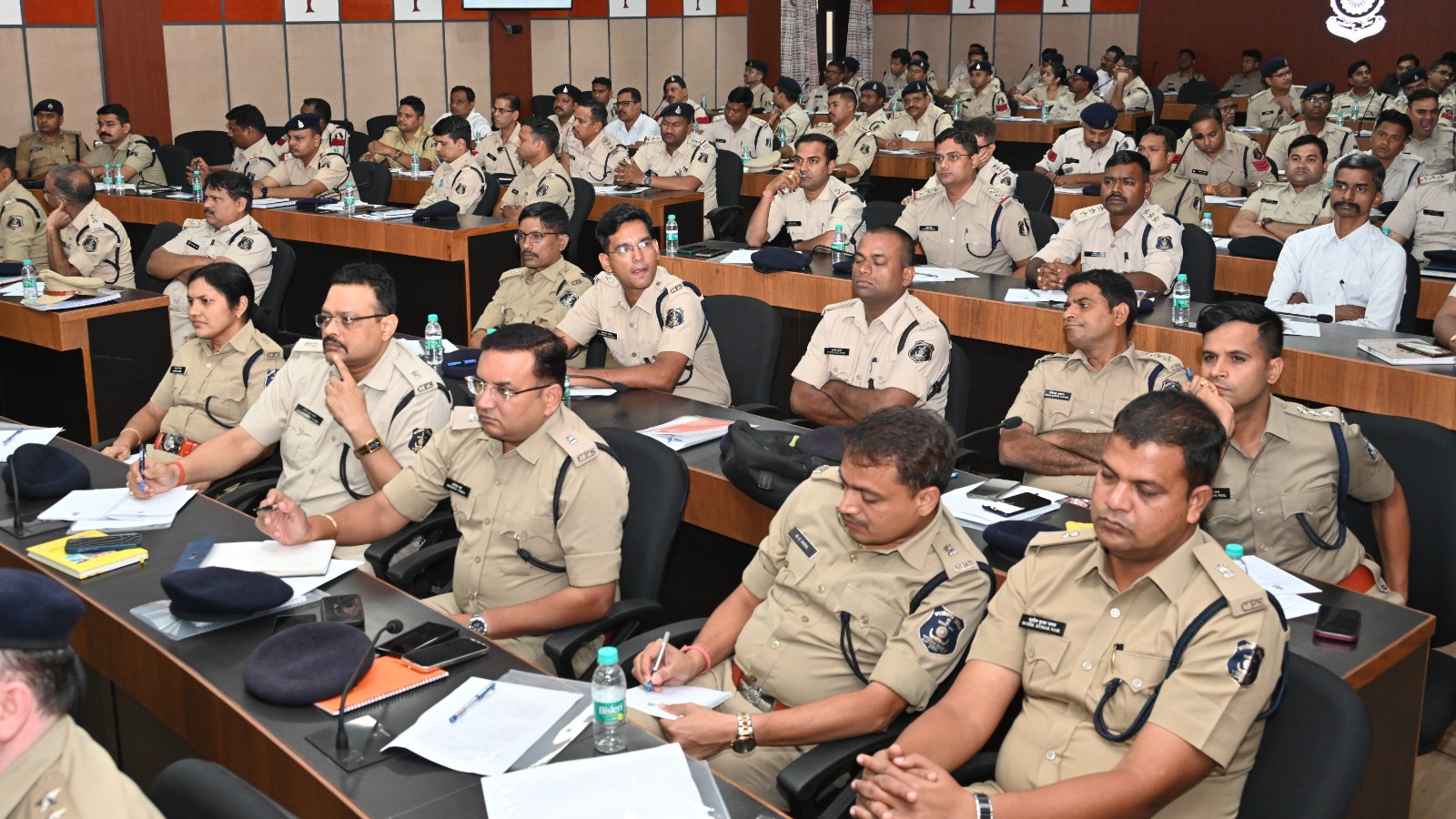 साईबर अपराध से निपटने के लिये पुलिस को और अधिक सतर्क होना होगा : डीजीपी