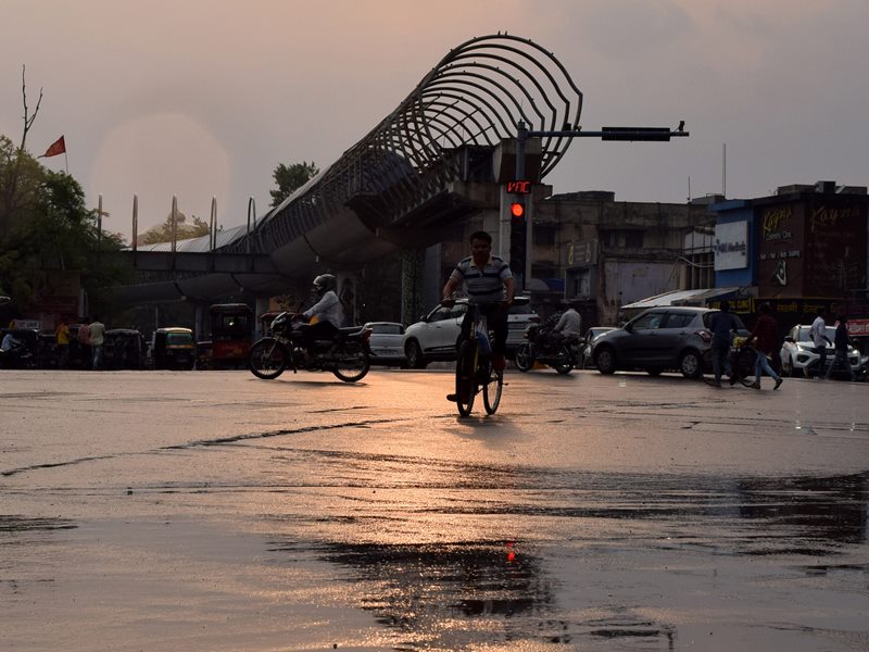 Weather Today Raipur: छत्तीसगढ़ का मौसम बदला, अगले तीन दिन धीरे-धीरे बढ़ेगी ठंड