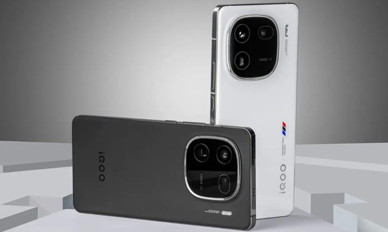 इंतजार खत्म! 16GB रैम और तगड़े प्रोसेसर के साथ लॉन्च हुआ iQOO 12 5G स्मार्टफोन, जानें प्राइस