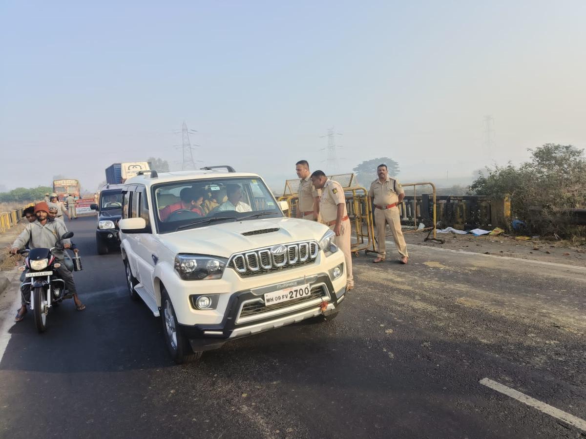 महाराष्ट्र-छत्तीसगढ़ सीमा पर अस्थायी चौकियां, चुनाव तक 24 घंटे जांच