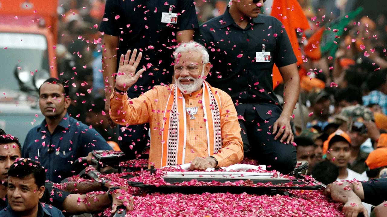 PM के 150 रोड शो, राहुल की 50 रैली
