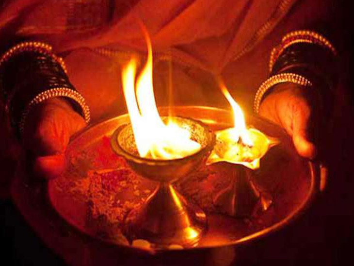 कार्तिक माह का एक दीया अपने लिए और एक दूसरों के लिए..