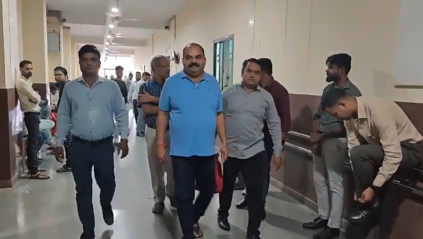 EOW ने सौम्या चौरसिया, मनोज सोनी और रोशन चंद्राकर को कोर्ट में किया पेश