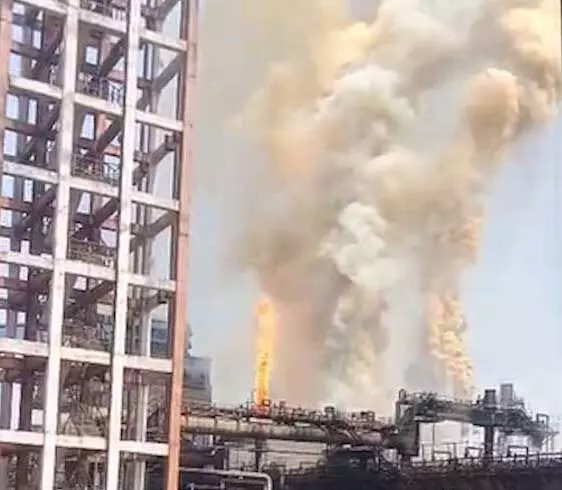 गैस लीक होने से नगरनार स्टील प्लांट में भीषण आग, हुआ करोड़ों का नुकसान…