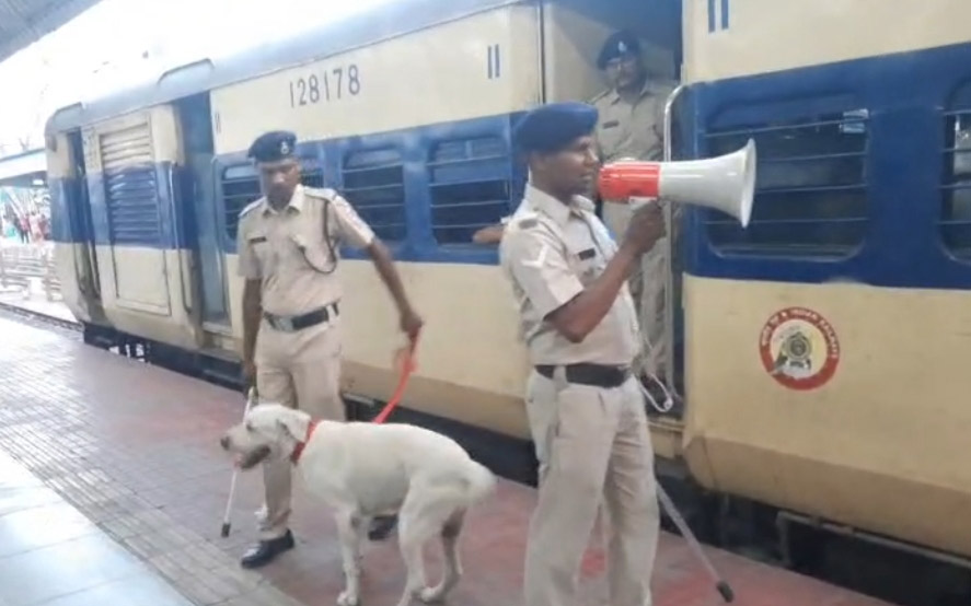 भारत-पाक तनाव के बीच रायपुर-बिलासपुर स्टेशन पर अलर्ट:CG पुलिसकर्मियों की छुट्टियां रद्द, 24 घंटे तैयार रहने के निर्देश