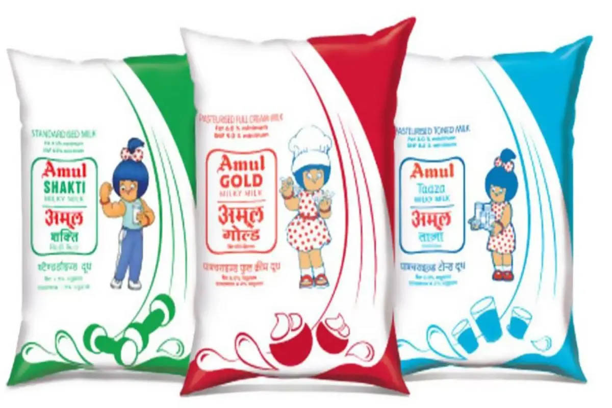 Milk Price Hike: महंगाई का एक और तगड़ा झटका, मदर डेयरी के बाद आज से अमूल का दूध भी हुआ महंगा, एक लीटर पर बढ़े इतने रुपये