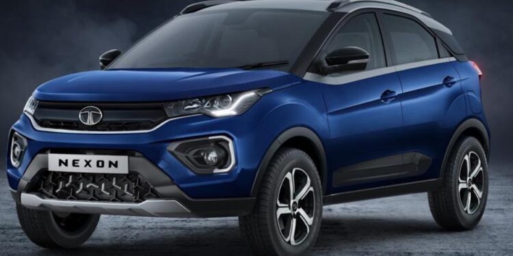 सस्ते में मिल रही मिडिल क्लास की फेवरेट Tata Nexon,बच जाएंगे आधे लाख, 6 एयरबैग और सनरूफ से है लैस