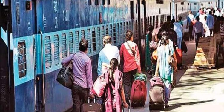 रेल सफर में नहीं ले जा सकेंगे लिमिट से ज्यादा सामान, अब तय हो रही लिमिट; जानें किस क्लास में सामान ले जा सकते
