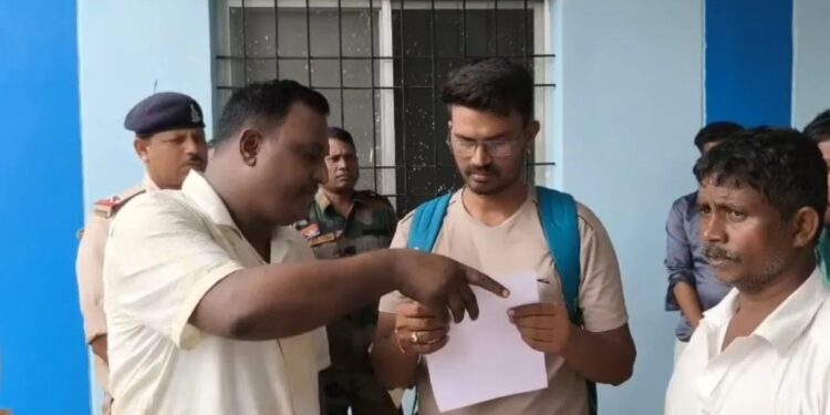 छत्तीसगढ़: 90 लाख के ईनामी नक्सली विजय रेड्डी का शव लेने पहुंचा इंजीनियर बेटा