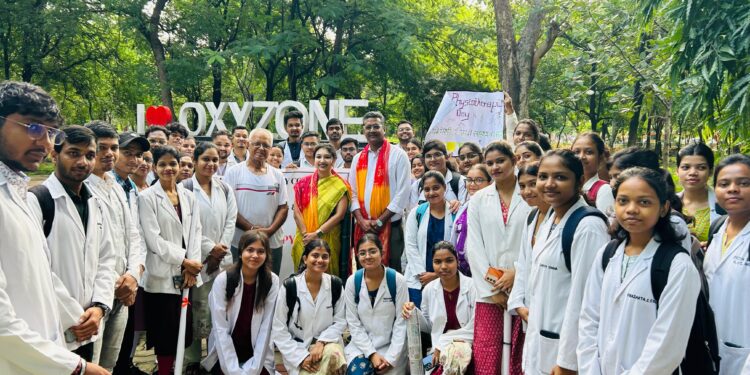 विश्व फिजियोथेरेपी दिवस पर शासकीय फिजियोथेरेपी महाविद्यालय ने चलाया जागरूकता अभियान
