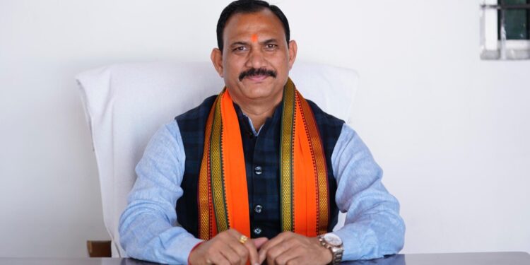 NHM कर्मचारी जल्द लौट सकते हैं काम पर, स्वास्थ्य मंत्री बोले- 10 सूत्रीय मांगों में से 4 पूरी