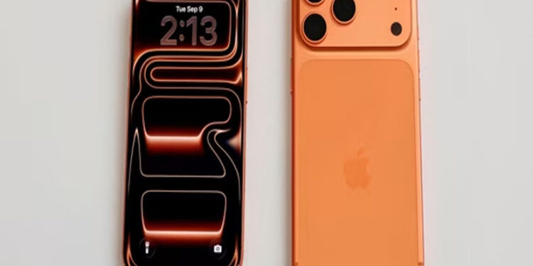 Apple के दिल्ली और मुंबई स्टोर के सामने लगीं लंबी-लंबी कतारें, iPhone 17 सीरीज की सेल आज से शुरू