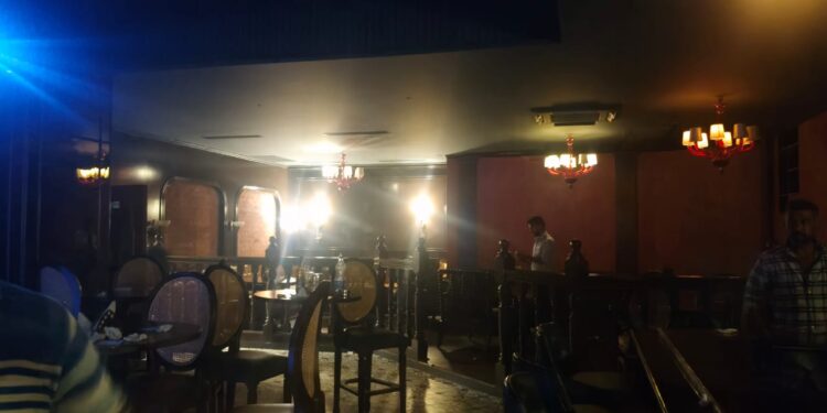 रायपुर में नियमों का उल्लंघन करने वाले क्लब, ढाबा, रेस्टोरेंट और होटलों पर पुलिस की सख्त कार्रवाई
