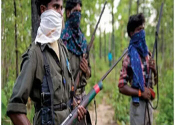 सरेंडर करने के लिए 130 नक्सली जंगल से हुए रवाना, अमित शाह की मौजूदगी में डालेंगे हथियार