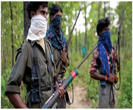 सरेंडर करने के लिए 130 नक्सली जंगल से हुए रवाना, अमित शाह की मौजूदगी में डालेंगे हथियार