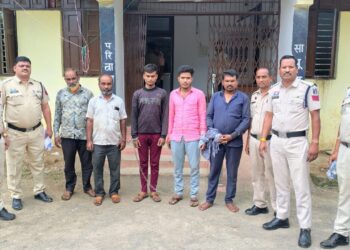 43 लाख रुपये के अवैध डीजल-पेट्रोल के साथ 9 गिरफ्तार