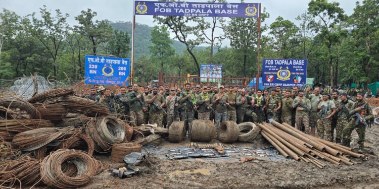 कर्रेगुट्टा पहाड़ी पर जवानों को मिला हथियारों का जखीरा, 5 प्रेशर IED भी बरामद