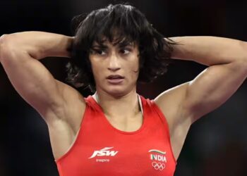 पहलवान विनेश फोगट ने कुश्ती से संन्यास वापस लिया