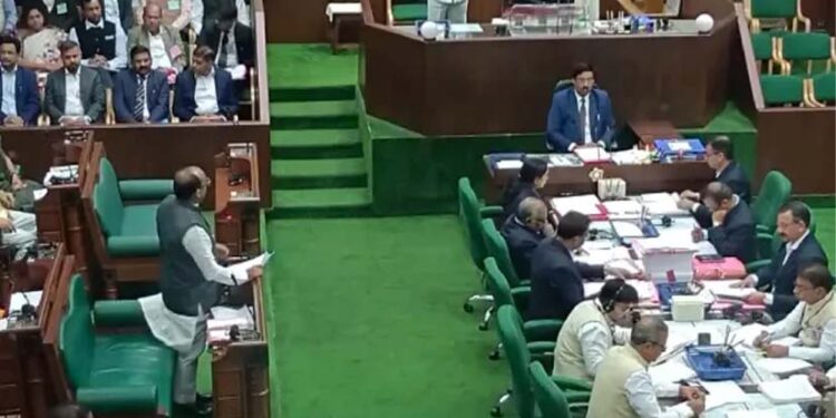 आज शीतकालीन सत्र का दूसरा दिन; प्रश्नकाल के बाद विपक्ष का वॉकआउट