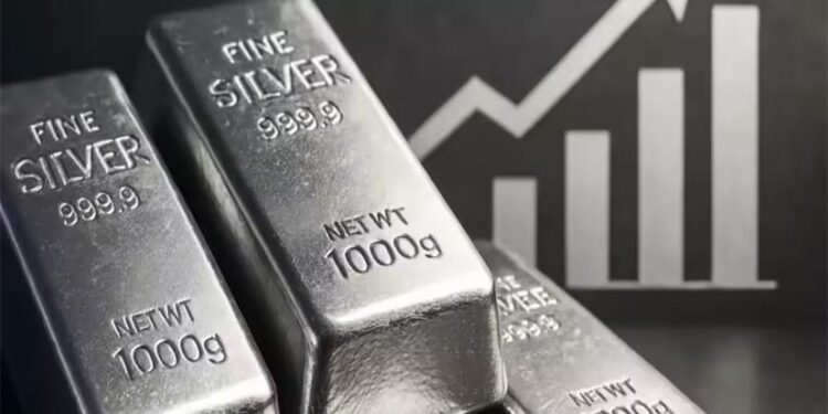 चांदी की धमाकेदार उड़ान: 12,000 से 2 लाख तक का सफर