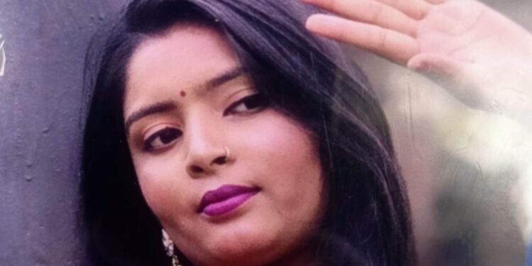 पति ने मजाक में कहा ‘बंदरिया’, आहत मॉडल पत्नी ने की आत्महत्या