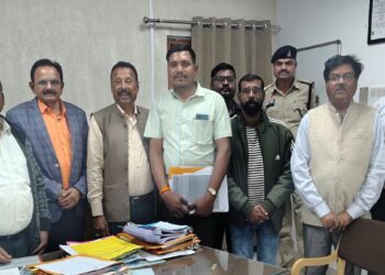 बड़ी राहत: बिजली कंपनी प्रबंधन ने दिए निकाले गए ऑपरेटरों की बहाली के निर्देश, बीमा और दोगुना वेतन पर भी बनी सहमति।