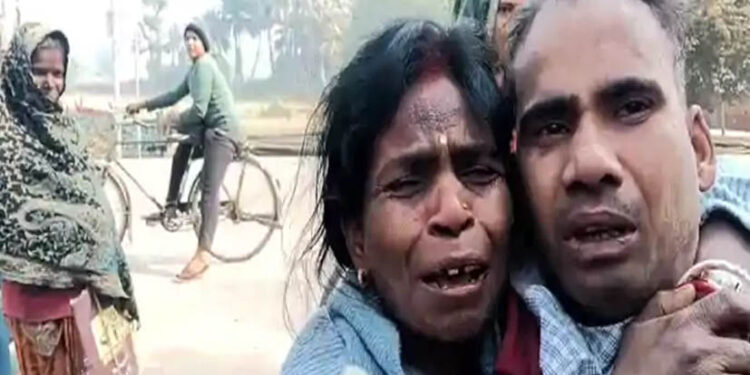 60 साल की महिला का 35 साल के युवक से अफेयर; भागकर की लव मैरिज, फिर बीच सड़क हाईवोल्टेज ड्रामा