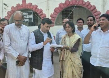 चूहों के धान खाने के दावे पर गरमाई सियासत, कांग्रेस नेताओं ने मुख्यमंत्री के नाम ज्ञापन सौंपा