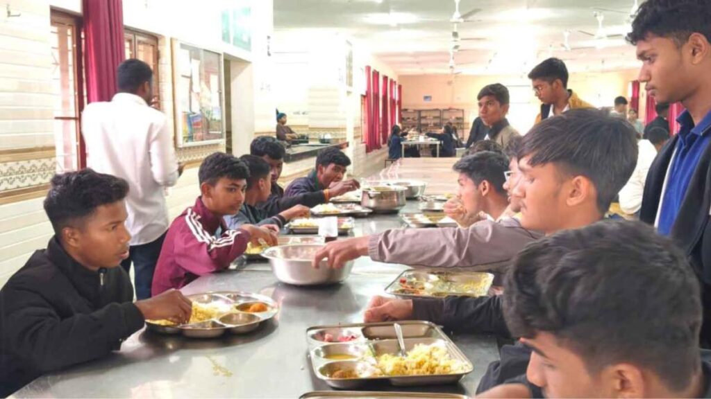 Ambikapur Navodaya School Food Issue