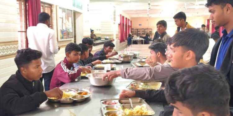 Ambikapur Navodaya School Food Issue