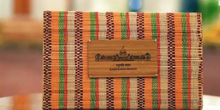 गणतंत्र दिवस के निमंत्रण किट में दिखेगी पूर्वोत्तर की कला, 200 कारीगरों ने तैयार की सांस्कृतिक विरासत