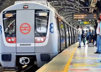 शर्मनाक : मेट्रो में अमेरिकी युवती से नाबालिग ने की छेड़छाड़