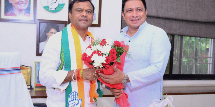 कांग्रेस नेता विकास तिवारी पार्टी से 6 साल के लिए निष्कासित