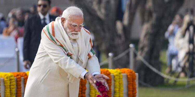 Mahatma Gandhi Death Anniversary:  बापू की 78वीं पुण्यतिथि: राजघाट पहुंचे राष्ट्रपति और प्रधानमंत्री, राष्ट्रपिता को अर्पित की भावभीनी श्रद्धांजलि