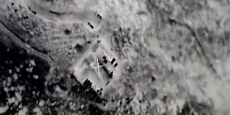 अफगानिस्तान ने पाकिस्तान में घुसकर कई सैन्य ठिकानों को किया तबाह