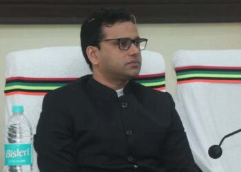 छत्तीसगढ़ सरकार की बड़ी कार्रवाई, मनेंद्रगढ़ के DFO मनीष कश्यप सस्पेंड, मंत्रालय के अफसरों से अभद्रता का आरोप