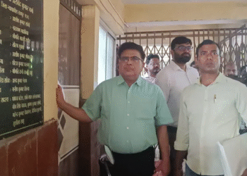 DMF घोटाला: पूर्व IAS अनिल टुटेजा गिरफ्तार, EOW की बड़ी कार्रवाई, कमीशन लेकर अपनों को फायदा पहुंचाने का आरोप