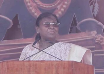 ‘जय जोहार! यान सजन के जोहार, पिला मन के मोचो आशीर्वाद…’, राष्ट्रपति मुर्मू ने किया बस्तर पंडुम का आगाज