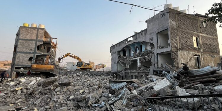 लालपुर में 20 हजार वर्गफीट शासकीय कोटवारी भूमि पर अवैध निर्माण ध्वस्त, दूसरे दिन भी जारी रही कार्रवाई