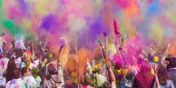 होली के दिन दो पक्षों में झड़प, एक युवक का फूटा सिर, महिला से भी मारपीट