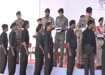 छत्तीसगढ़ में 106 नक्सलियों ने किया सरेंडर, 3.95 करोड़ रुपये का था इनाम