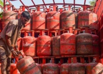 गैस आपूर्ति व्यवस्था पर सख्ती: 3,841 सिलेंडर जब्त, 97 मामलों में एफआईआर दर्ज