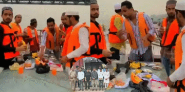 Varanasi News: गंगा के बीच इफ्तार पार्टी करना पड़ा महंगा, चिकन बिरयानी खाने-फेंकने के आरोप में 14 गिरफ्तार